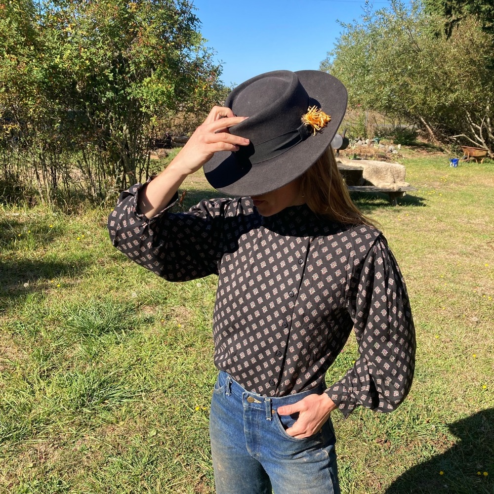 Vintage high neck paisley blouse
